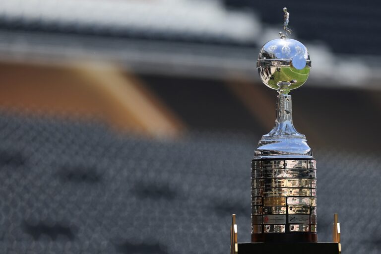 Palmeiras e Flamengo garantem premiações milionárias na Libertadores palmeiras-e-flamengo-garantem-premiacoes-milionarias-na-libertadores