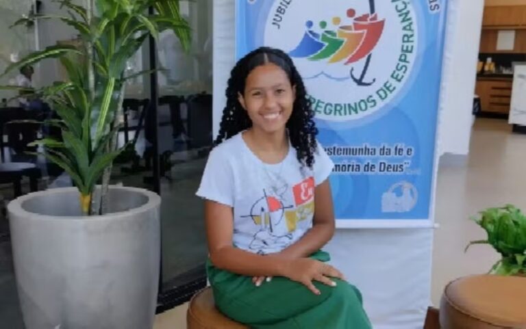 “Coração doendo”, diz mãe de adolescente morta a pauladas através do “tio” “coracao-doendo”,-diz-mae-de-adolescente-morta-a-pauladas-pelo-“tio”