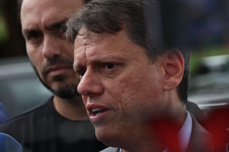 Tarcísio mostra o que Bolsonaro explicou da candidatura de Ronaldo Caiado tarcisio-revela-o-que-bolsonaro-disse-da-candidatura-de-ronaldo-caiado