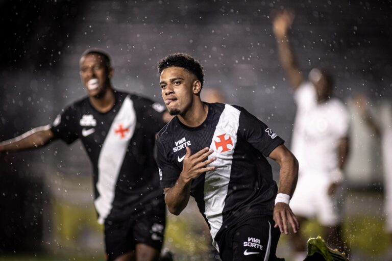 Vasco visita o Santos em primeira partida depois de demissão de Diniz vasco-visita-o-santos-em-primeira-partida-apos-demissao-de-diniz