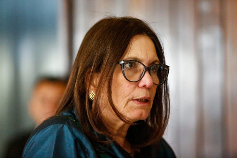 Depois de falar com médico, Bia Kicis diz que Bolsonaro fica “muito melhor” apos-falar-com-medico,-bia-kicis-diz-que-bolsonaro-esta-“muito-melhor”