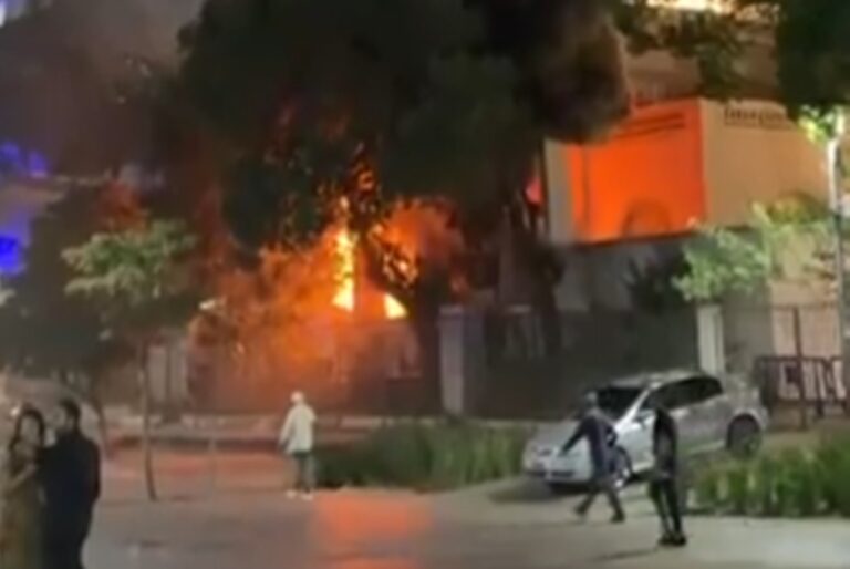 Incêndio atinge histórico Edifício Touring, no centro do Rio incendio-atinge-historico-edificio-touring,-no-centro-do-rio