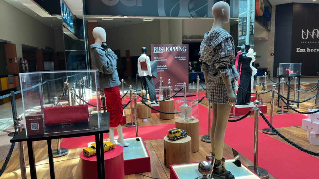 RibeirãoShopping apresenta exibição inspirada no filme “O Diabo Veste Prada 2” ribeiraoshopping-apresenta-exposicao-inspirada-no-filme-“o-diabo-veste-prada-2”